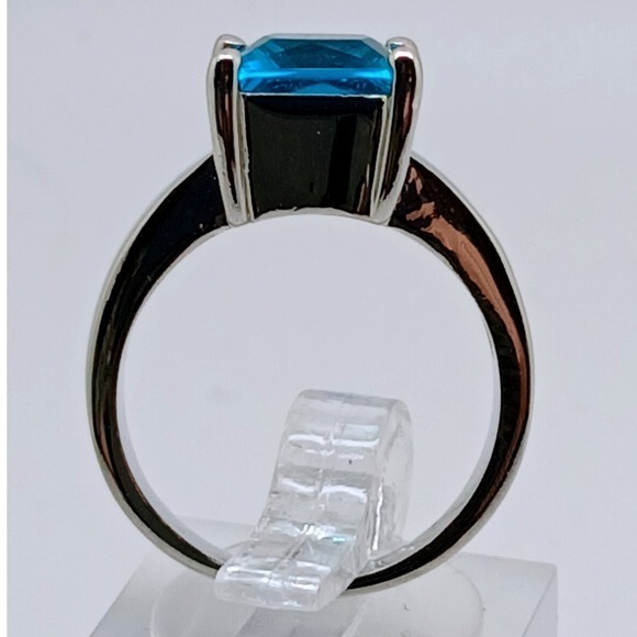 Princess Cut Blue Stone Solitaire Ring Silver Tone Tapered Band Size 6 - Picture 7 of 14